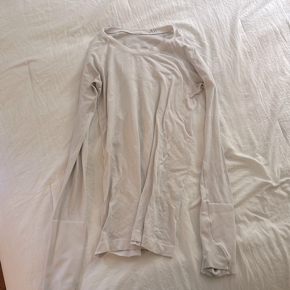 Lululemon long sleeve - Picture 2 of 6